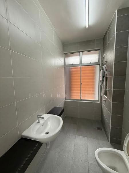 Rumah Teres 2-Tingkat untuk Dijual di Bandar Putra Kulai (Kulai) - Elaine Sim - Bathroom - PropertyGuru.com.my