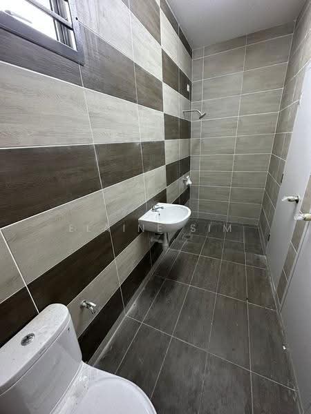 Rumah Teres 2-Tingkat untuk Dijual di Bandar Putra Kulai (Kulai) - Elaine Sim - Bathroom - PropertyGuru.com.my