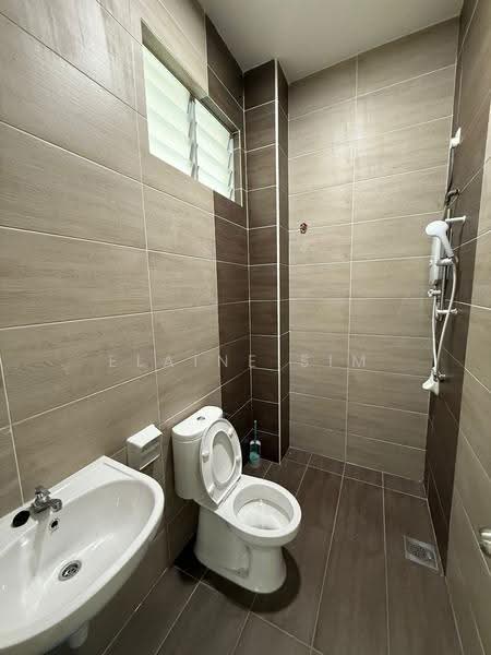 Rumah Teres 2-Tingkat untuk Dijual di Bandar Putra Kulai (Kulai) - Elaine Sim - Bathroom - PropertyGuru.com.my
