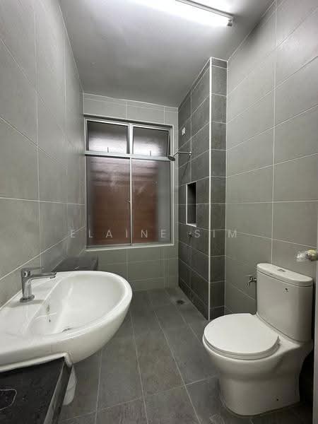 Rumah Teres 2-Tingkat untuk Dijual di Bandar Putra Kulai (Kulai) - Elaine Sim - Bathroom - PropertyGuru.com.my