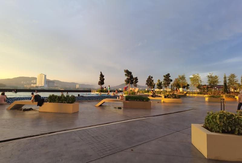 Kediaman Servis untuk Dijual di The Netizen - CY Yong - Pool - PropertyGuru.com.my