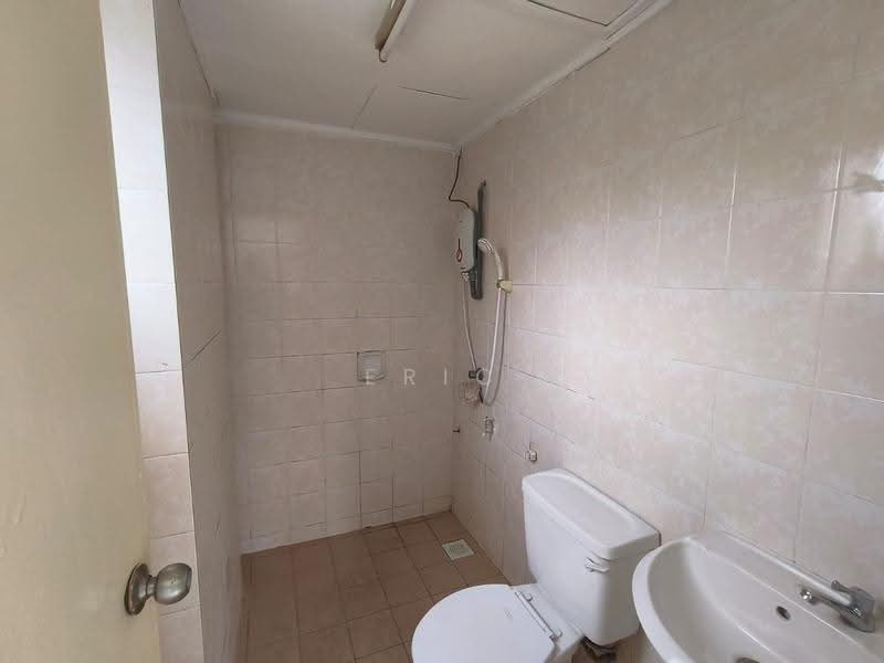 Terraced House for Sale in Ara Damansara (Selangor) - Eric Chang - Bathroom - PropertyGuru.com.my