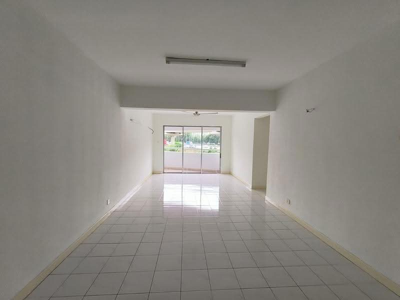 Terraced House for Sale in Ara Damansara (Selangor) - Eric Chang - Living Room - PropertyGuru.com.my