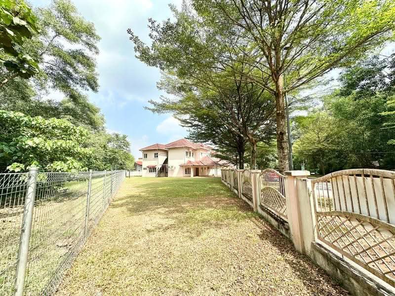 Rumah Berkembar untuk Dijual di Petaling Jaya (Selangor) - Ashraff Daniel - Exterior - PropertyGuru.com.my
