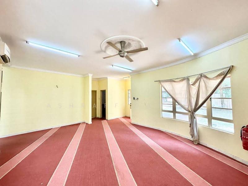 Rumah Berkembar untuk Dijual di Petaling Jaya (Selangor) - Ashraff Daniel - Living Room - PropertyGuru.com.my