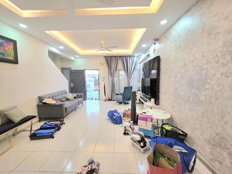 2-storey Terraced House for Sale in Taman Alam Indah (Shah Alam) - Mohd Aizat Saiful Bahri - Living Room - PropertyGuru.com.my