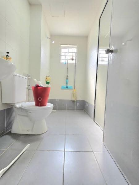 2-storey Terraced House for Sale in Taman Alam Indah (Shah Alam) - Mohd Aizat Saiful Bahri - Bathroom - PropertyGuru.com.my
