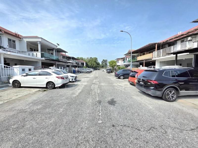 2-storey Terraced House for Sale in Taman Alam Indah (Shah Alam) - Mohd Aizat Saiful Bahri - Exterior - PropertyGuru.com.my
