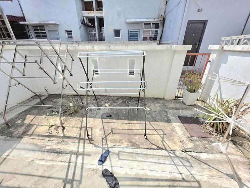 2-storey Terraced House for Sale in Taman Alam Indah (Shah Alam) - Mohd Aizat Saiful Bahri - Exterior - PropertyGuru.com.my