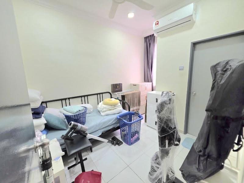 2-storey Terraced House for Sale in Taman Alam Indah (Shah Alam) - Mohd Aizat Saiful Bahri - Bedroom - PropertyGuru.com.my