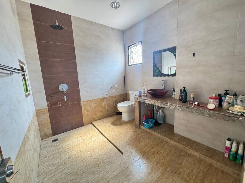 Bungalow House for Sale in Taman Puncak Perdana (Shah Alam) - Ashraff Daniel - Bathroom - PropertyGuru.com.my