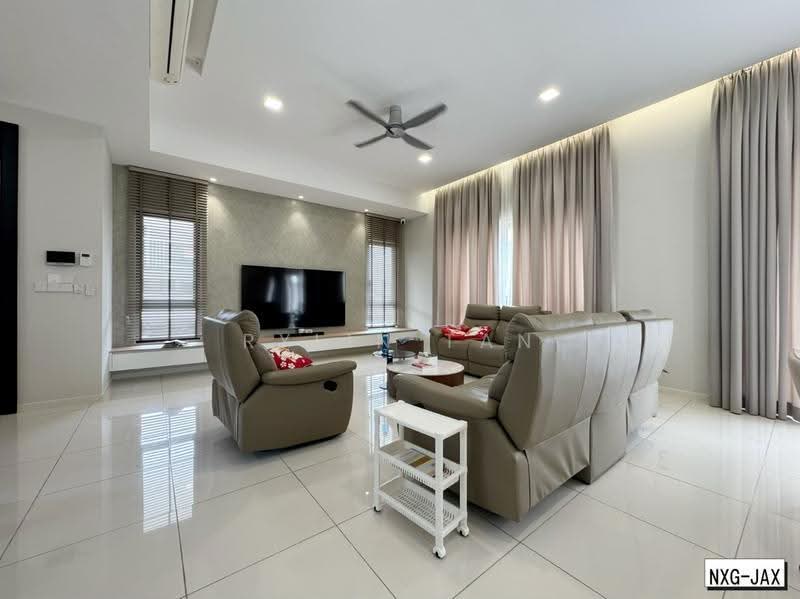 Semi-Detached House for Sale in Telok Panglima Garang (Selangor) - Rylin Tan - Living Room - PropertyGuru.com.my