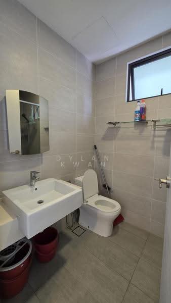 Kediaman Servis untuk Dijual di Citizen 2 - Dylan Kwan - Bathroom - PropertyGuru.com.my