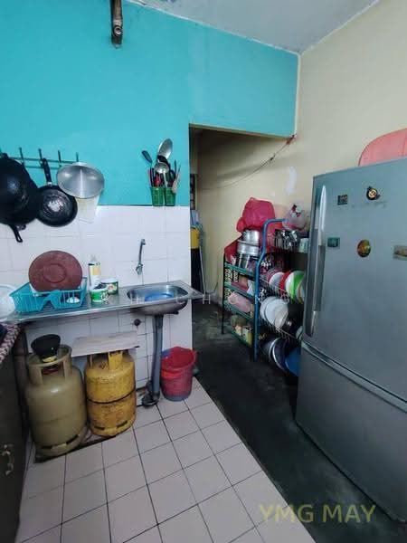 Rumah Flat untuk Dijual di Bandar Bukit Tinggi 2 Flat - KH Chong - Kitchen - PropertyGuru.com.my