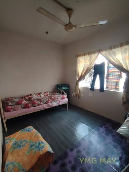 Flat for Sale at Bandar Bukit Tinggi 2 - KH Chong - Bedroom - PropertyGuru.com.my