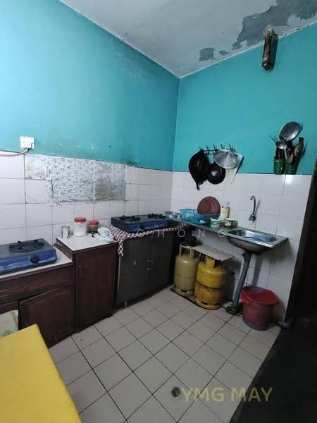 Flat for Sale at Bandar Bukit Tinggi 2 - KH Chong - Kitchen - PropertyGuru.com.my