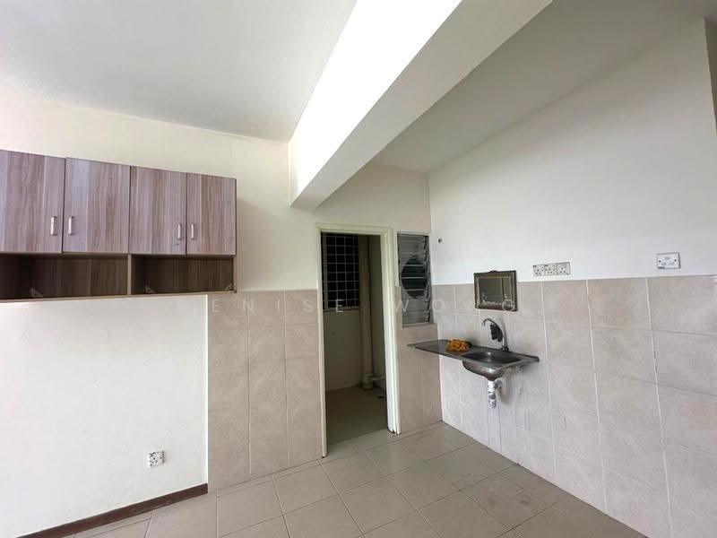 Kondominium untuk Dijual di Beverly 2 - Denise Wong - Kitchen - PropertyGuru.com.my