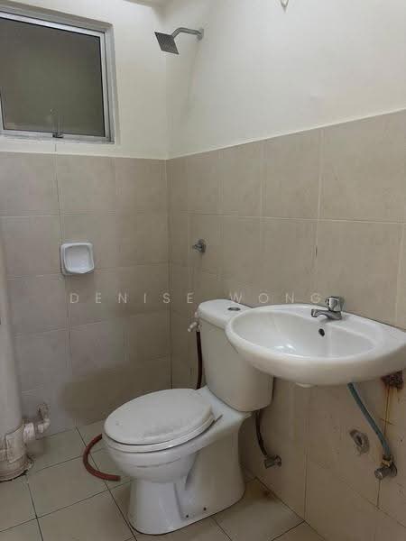 Kondominium untuk Dijual di Beverly 2 - Denise Wong - Bathroom - PropertyGuru.com.my