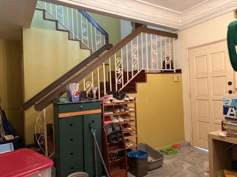 2-storey Terraced House for Sale in Bandar Utama (Selangor) - Crystal Chua - Entrance - PropertyGuru.com.my
