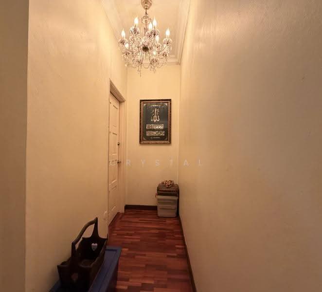 2-storey Terraced House for Sale in Bandar Utama (Selangor) - Crystal Chua - Entrance - PropertyGuru.com.my