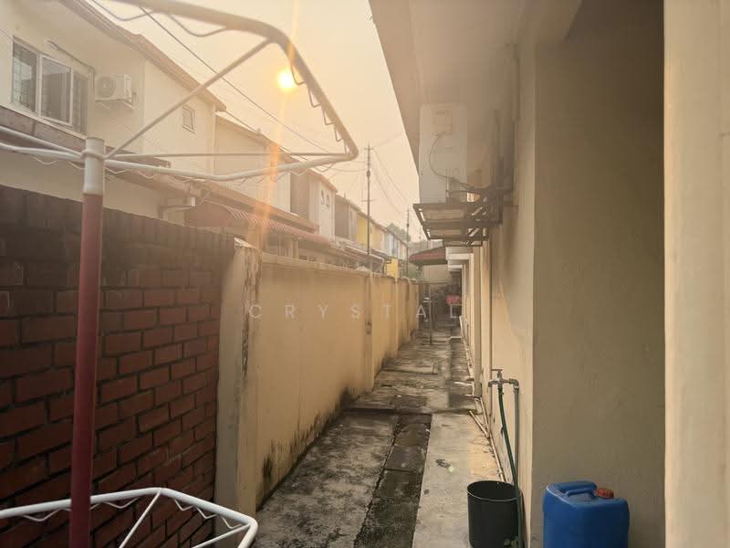 2-storey Terraced House for Sale in Bandar Utama (Selangor) - Crystal Chua - Exterior - PropertyGuru.com.my