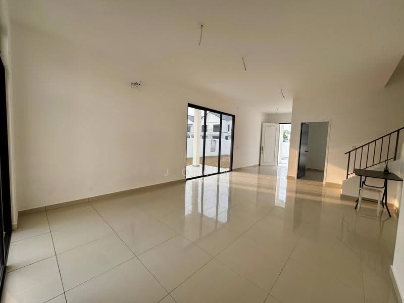Rumah Kluster untuk Dijual di Eco Botanic (Iskandar Puteri (Nusajaya)) - Joan Chia - Living Room - PropertyGuru.com.my