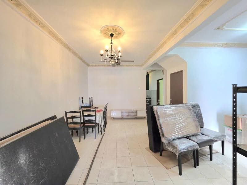 Rumah Teres 2-Tingkat untuk Dijual di Taman Cahaya Alam (Shah Alam) - Mohd Aizat Saiful Bahri - Living Room - PropertyGuru.com.my