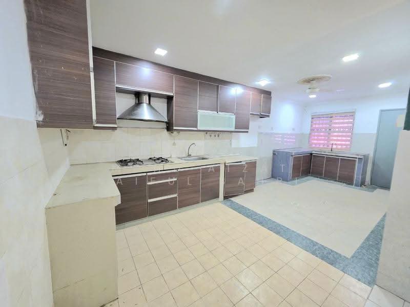 Rumah Teres 2-Tingkat untuk Dijual di Taman Cahaya Alam (Shah Alam) - Mohd Aizat Saiful Bahri - Kitchen - PropertyGuru.com.my