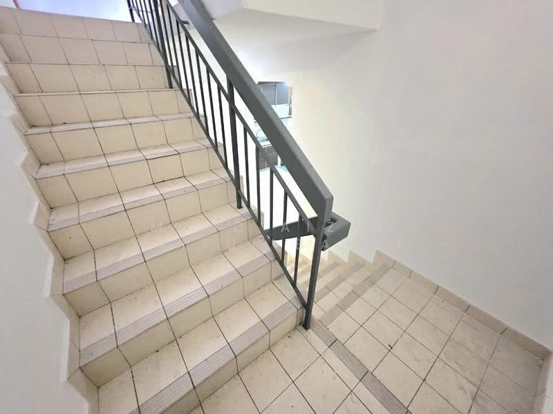 Rumah Teres 2-Tingkat untuk Dijual di Taman Cahaya Alam (Shah Alam) - Mohd Aizat Saiful Bahri - Corridor - PropertyGuru.com.my