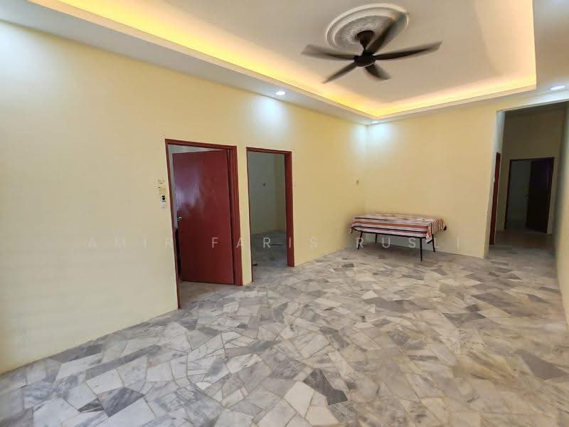 1-storey Terraced House for Sale in Skudai (Johor) - Amir Faris Rusli - Living Room - PropertyGuru.com.my