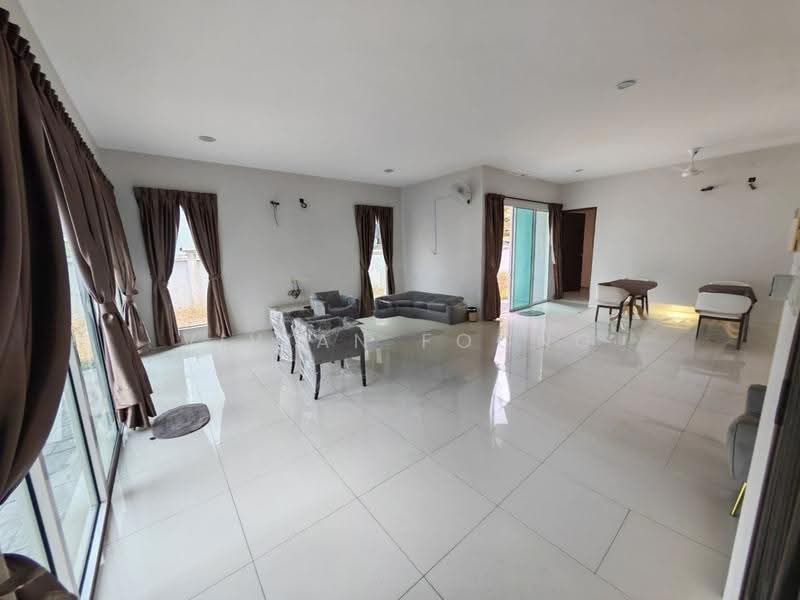 Bungalow House untuk Dijual di Ipoh (Perak) - Vivian Foong - Living Room - PropertyGuru.com.my