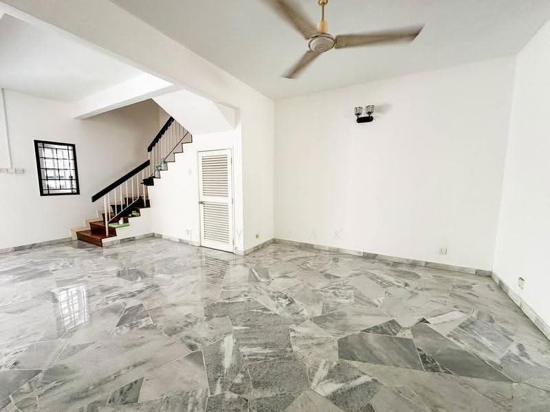 Rumah Teres untuk Disewa di Usj 4 (Subang Jaya) - Ivy Mak - Living Room - PropertyGuru.com.my