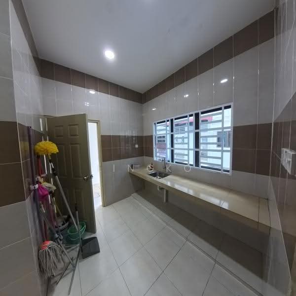 2-storey Terraced House for Sale in Sitiawan (Perak) - Lingko Tan - Kitchen - PropertyGuru.com.my