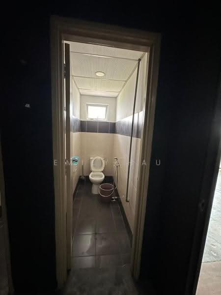 Shop / Office untuk Dijual di Taman Mount Austin (Tebrau) - Emily Hau - Bathroom - PropertyGuru.com.my