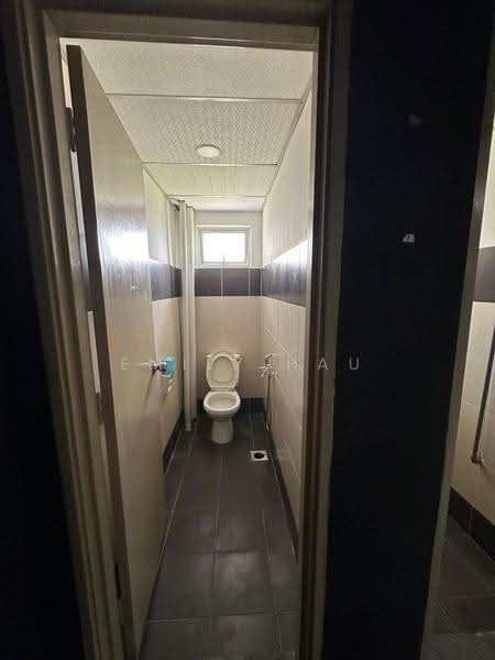 Shop / Office untuk Dijual di Taman Mount Austin (Tebrau) - Emily Hau - Bathroom - PropertyGuru.com.my