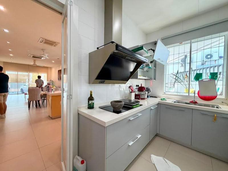 3-storey Terraced House for Sale in 2 Permai (Tanjung Bungah) - Ping Koay - Kitchen - PropertyGuru.com.my