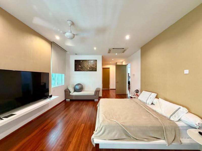 3-storey Terraced House for Sale in 2 Permai (Tanjung Bungah) - Ping Koay - Bedroom - PropertyGuru.com.my