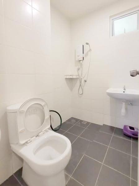 Condominium for Sale at SummerSkye Residences - Angie Khoo - Bathroom - PropertyGuru.com.my