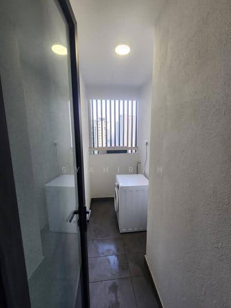 Kediaman Servis untuk Disewa di Avara - Syahirah Ismol - Balcony - PropertyGuru.com.my