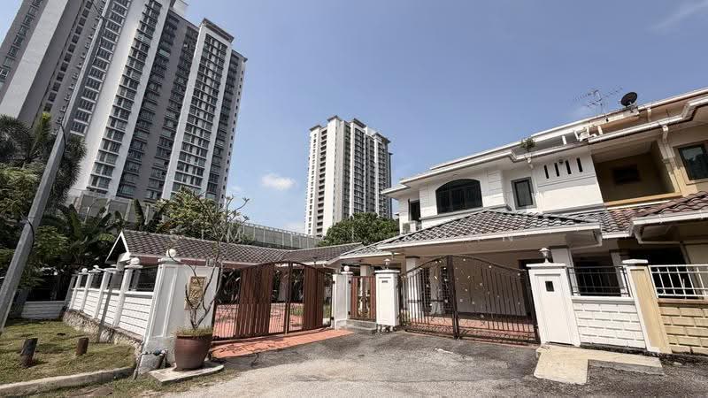 Semi-Detached House for Rent in Kota Damansara (Selangor) - Sim Pei Kuan - Exterior - PropertyGuru.com.my