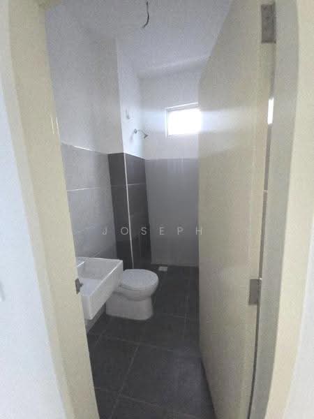 Terraced House for Rent in Bandar Putra Kulai (Kulai) - Joseph Goh - Bathroom - PropertyGuru.com.my
