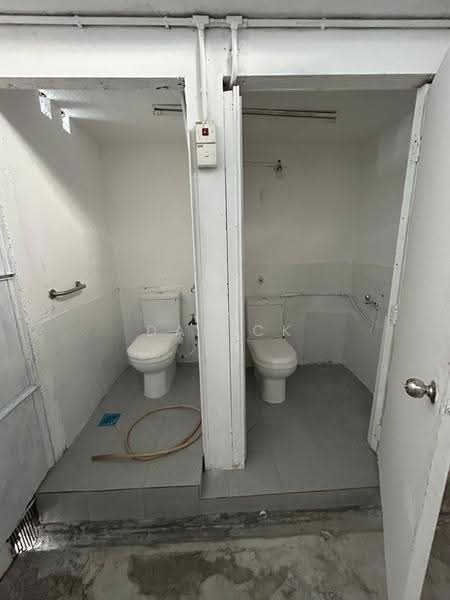 Shop / Office untuk Disewa di George Town (Penang) - Danick Teoh - Bathroom - PropertyGuru.com.my