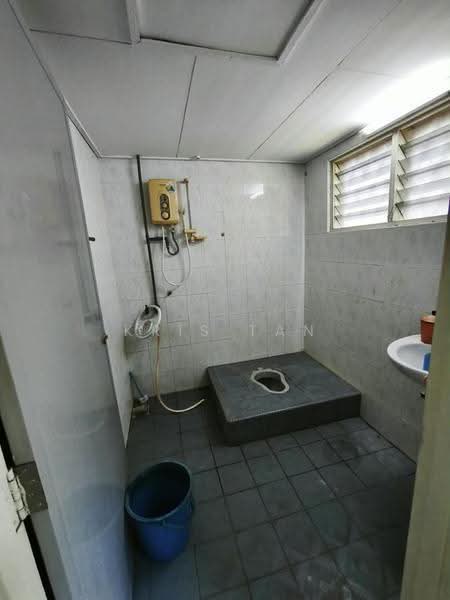 Rumah Bandar untuk Dijual di Taman Bukit Teratai (Ampang) - Kris Tan - Bathroom - PropertyGuru.com.my