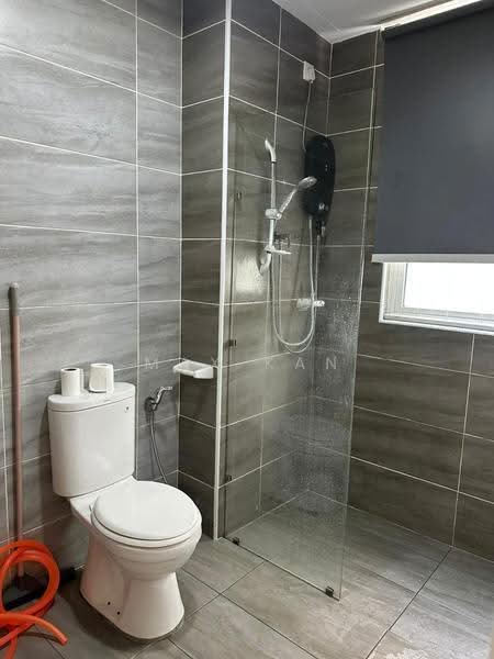 Service Residence for Sale at KSL Residence @ Daya - Max Kan - Bathroom - PropertyGuru.com.my