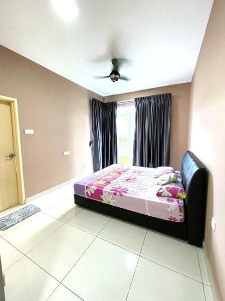 Service Residence for Sale at KSL Residence @ Daya - Max Kan - Bedroom - PropertyGuru.com.my