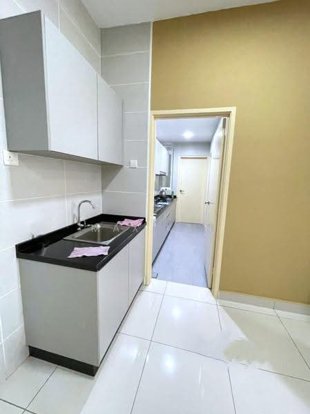 Service Residence for Sale at KSL Residence @ Daya - Max Kan - Kitchen - PropertyGuru.com.my