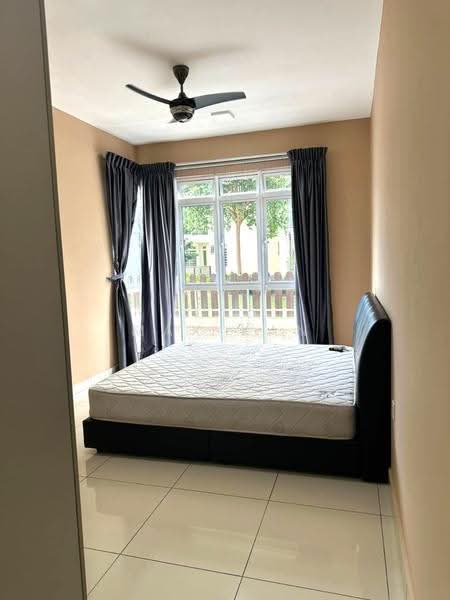 Service Residence for Sale at KSL Residence @ Daya - Max Kan - Bedroom - PropertyGuru.com.my