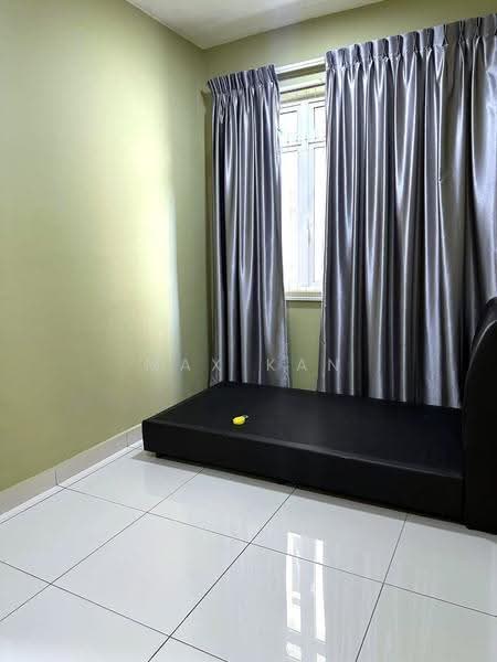 Service Residence for Sale at KSL Residence @ Daya - Max Kan - Bedroom - PropertyGuru.com.my