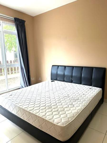 Service Residence for Sale at KSL Residence @ Daya - Max Kan - Bedroom - PropertyGuru.com.my