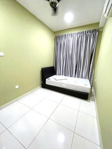 Service Residence for Sale at KSL Residence @ Daya - Max Kan - Bedroom - PropertyGuru.com.my